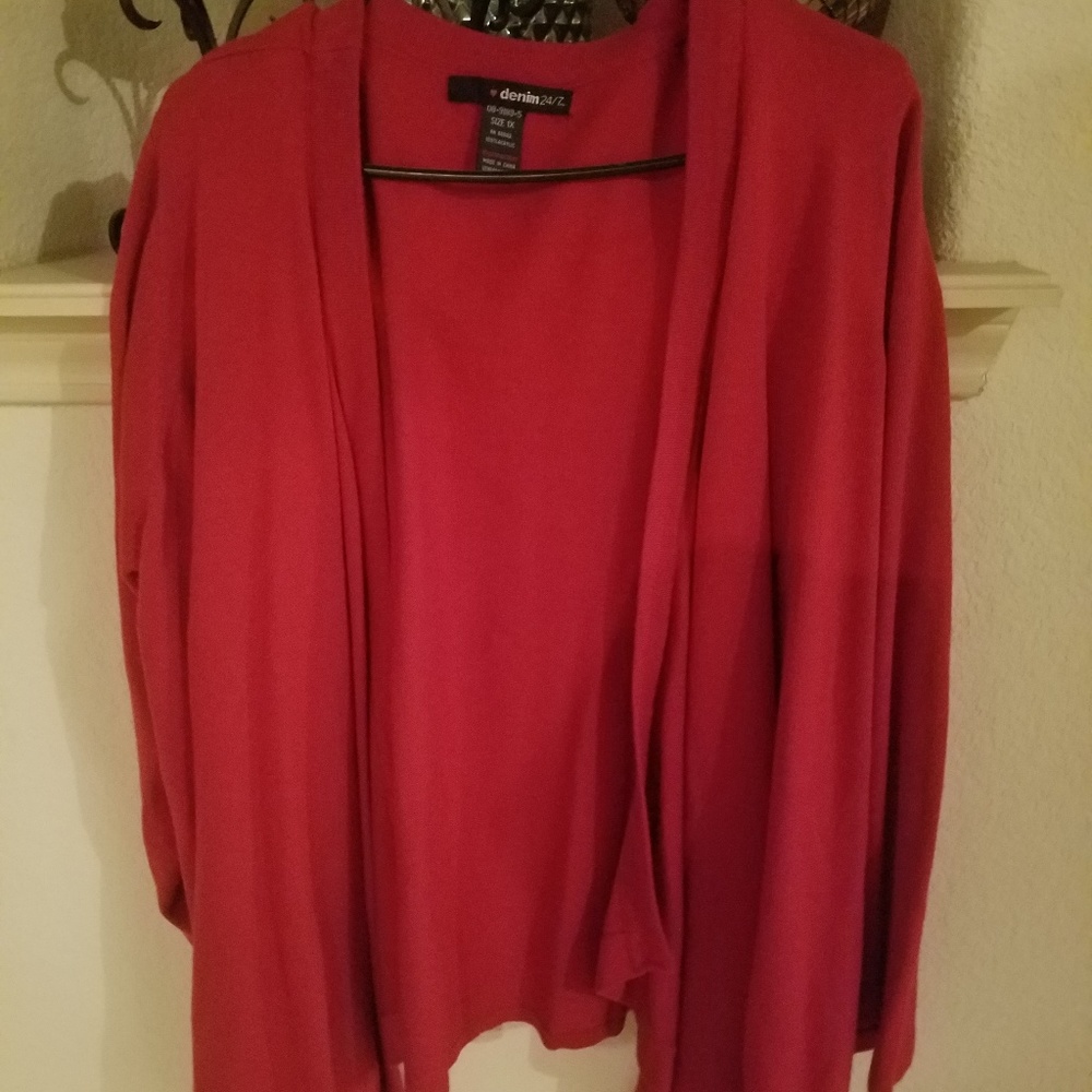 Sweater with tapered front